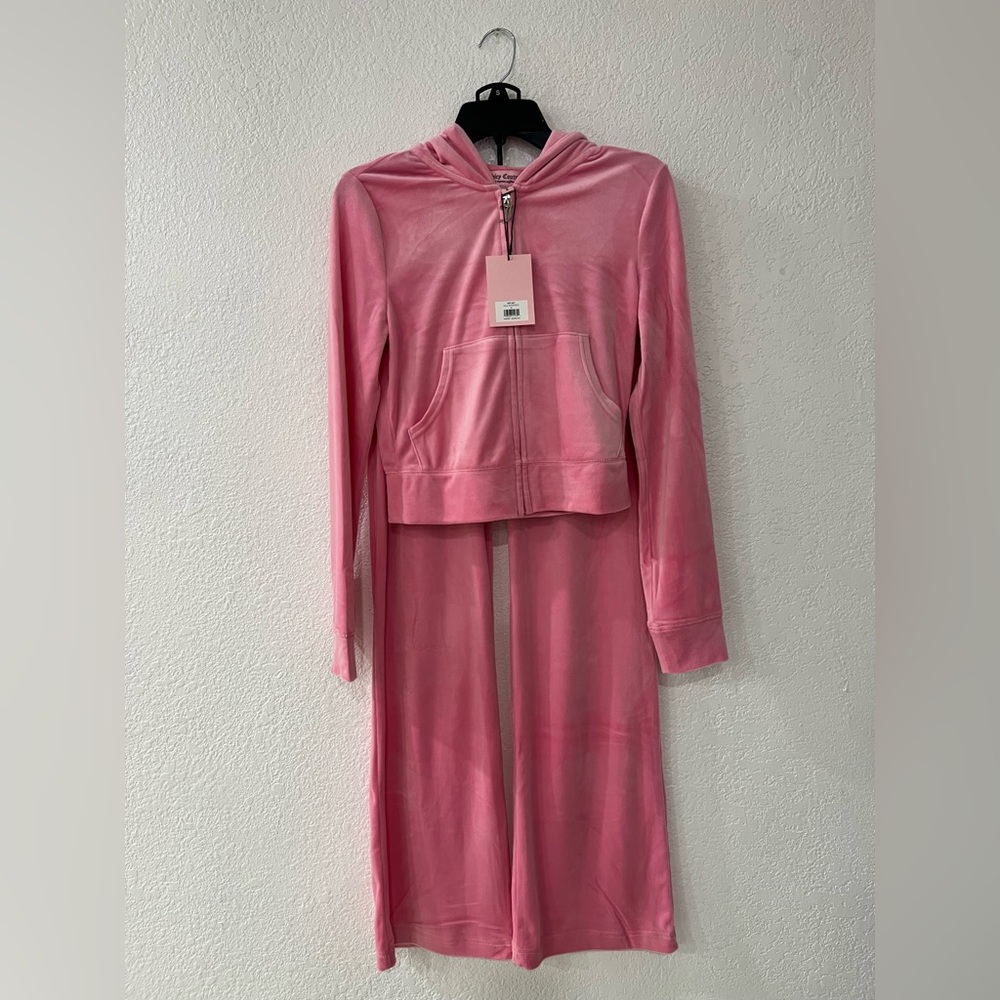 Juicy Couture Tracksuit Set (Color Hot Hot) OPEN TO…
